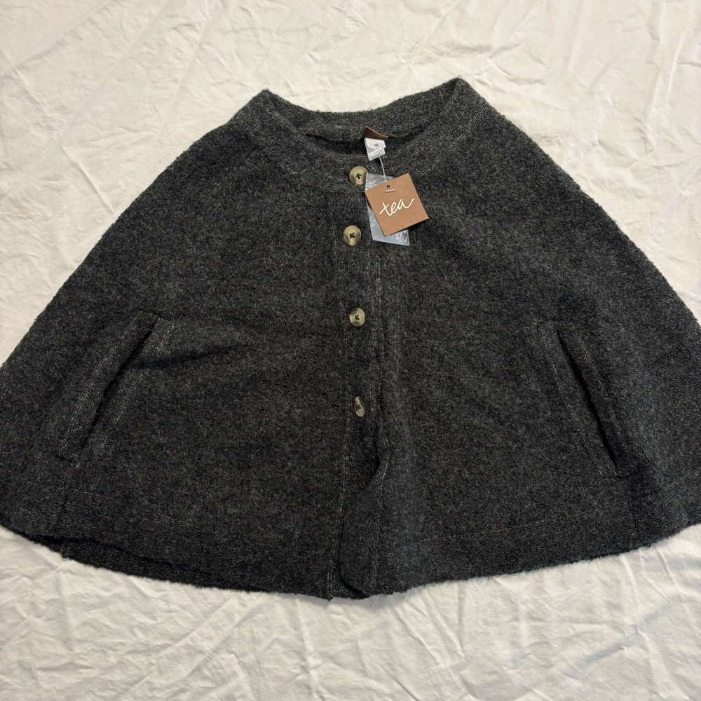 Tea Collection Size Medium Kids Charcoal Gray Button-Up Cape‎ Wool Blend Pockets